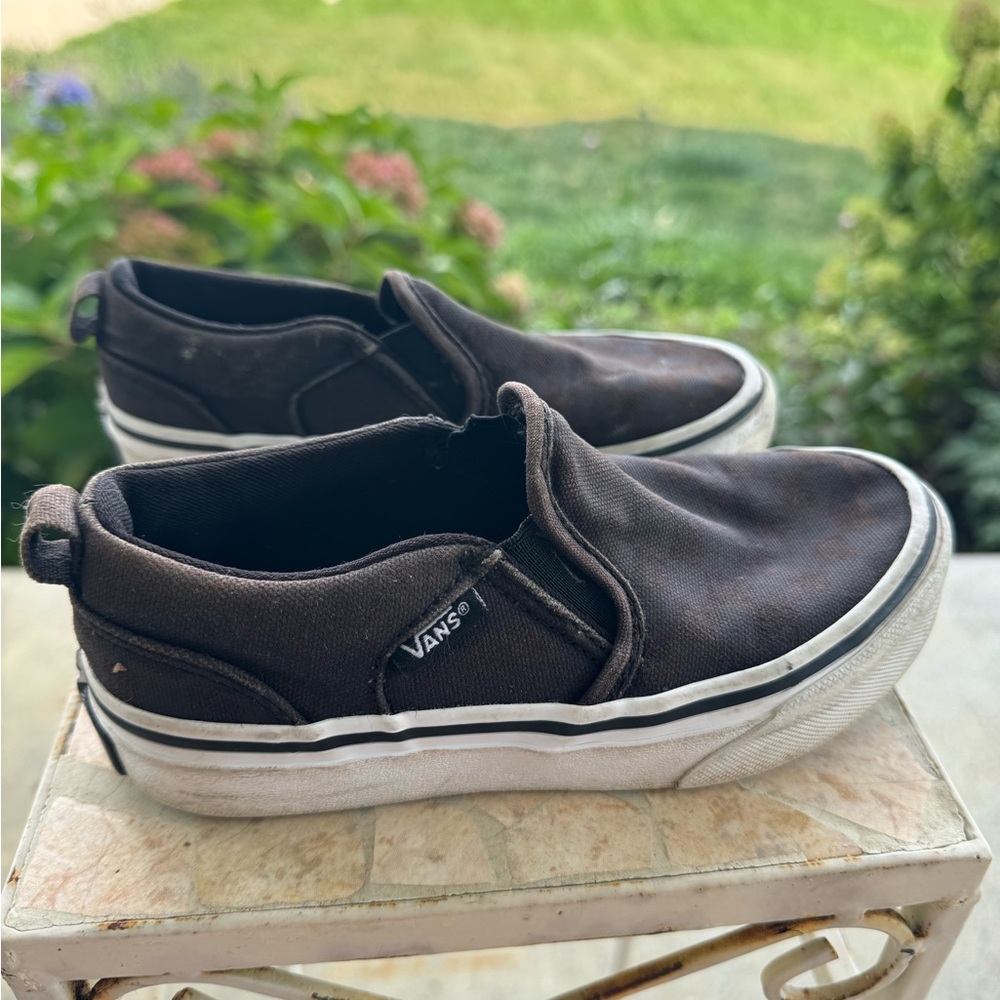 Boys black checkered classic Vans slip on size 12